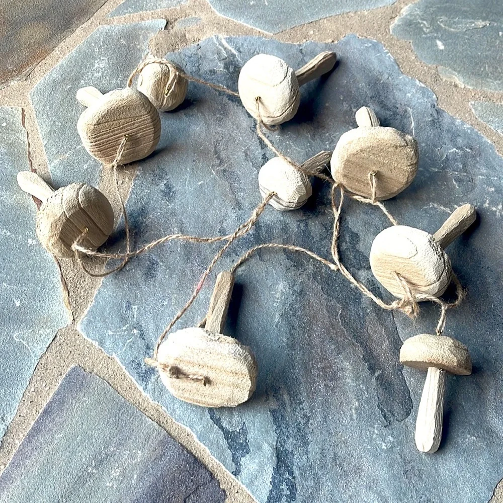 Candlenut Mushroom Garland